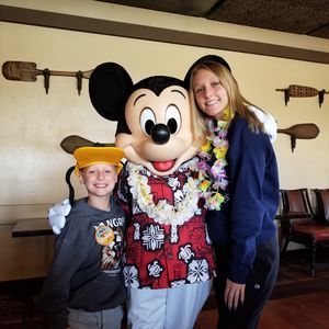 Meet your Posher, Nowell